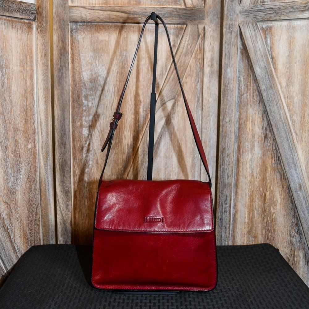 Classic Red Leather Shoulder Bag - Timeless Everyday Style